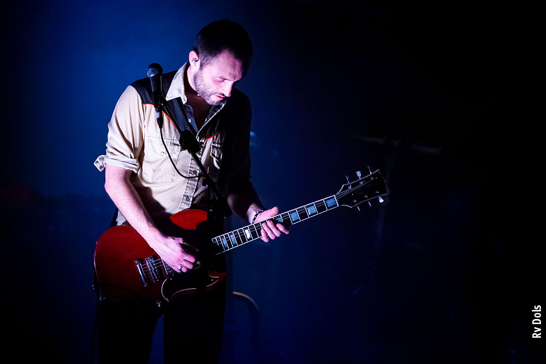 Guitariste en concert.