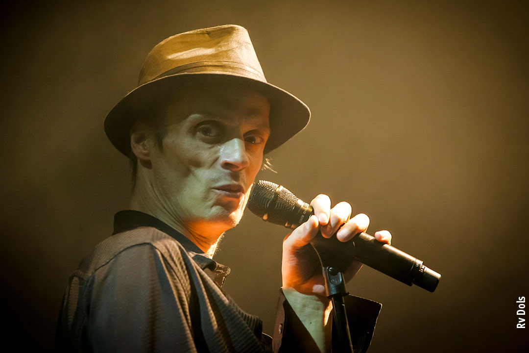 Emmanuel Cabut dit Mano Solo, chanteur guitariste et dessinateur.