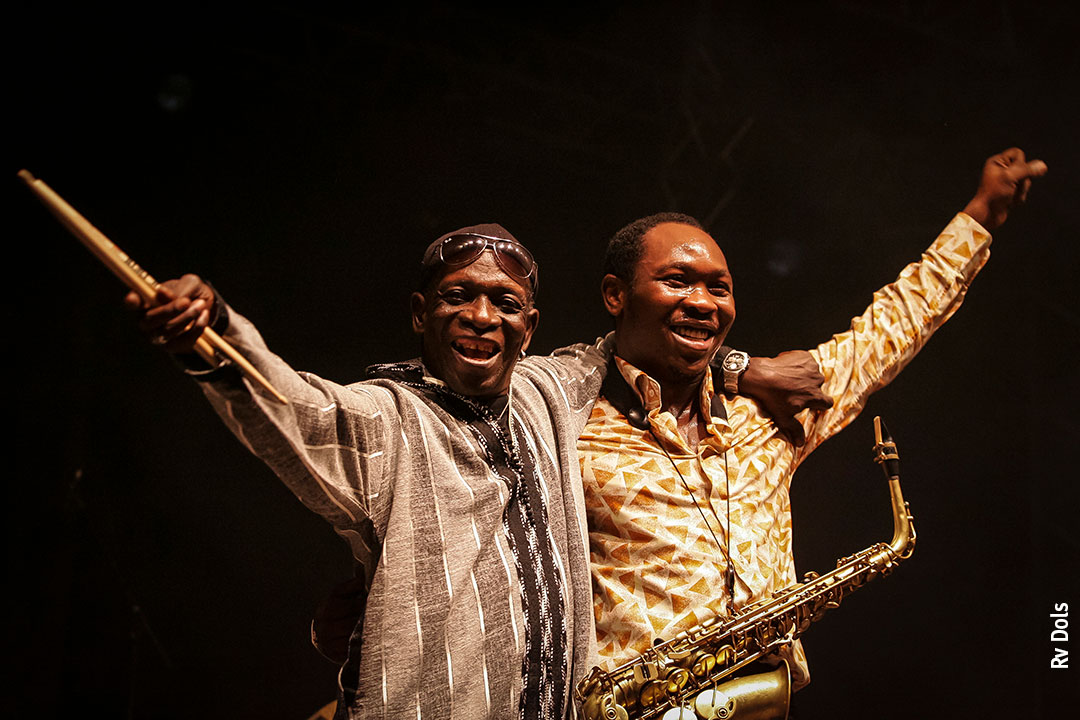 Tony Allen inventeur de l'afrobeat, batteur et directeur artistique de Fela Kuti.