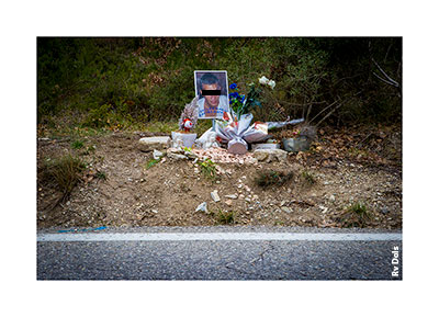 Le bouquet et la photo.