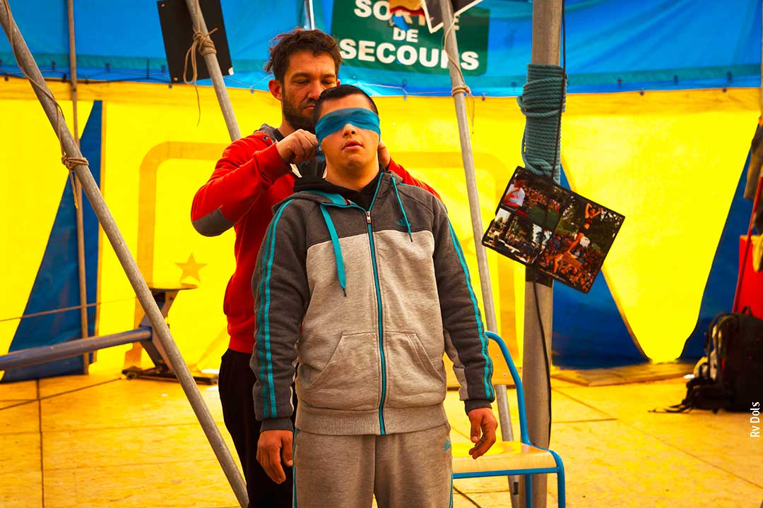 L'Autiste les yeux bandés.