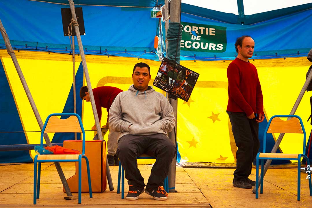L'Autiste attend son tour.